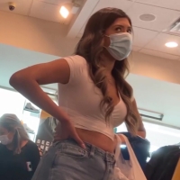 Candid sexy Latina babe in tight jeans at the mall latinajeans12.mp4-2022-12-20-13h34m11s012.jpg