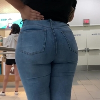Thick candid mall girl in tight jeans with a big booty megathick.mp4-2022-12-22-06h07m28s514.jpg