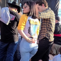 Candid brunette chick at a concert with an incredible bubble butt in tight jeans Concert Hottie Jeans.mp4-2021-12-23-10h47m42s302.jpg