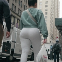 Sexy candid short brunette babe with a sexy ass in grey leggings ss.tbrudot2.mp4-2022-12-23-06h09m57s818.jpg