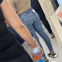 Sexy candid milf with a nice ass in leggings and a bonus blonde teen in tight jeans 7AA8721F-401A-4B31-9B1D-46CF54F630EF.thumb.jpeg.891b6e0be299a65faf25cb4a3790f5f1.jpeg