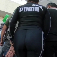 Candid Latina babe with a delicious ass and thong line in leggings Milf marcando tanga en su delicioso culo.mp4-2021-12-25-11h46m06s274.jpg