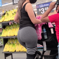 Candid Latina milf with a sexy fat ass in grey leggings Unreal Latina MILF.mp4-2021-12-30-13h37m28s810.jpg