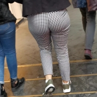 Candid brunette girl with a sexy ass in tight patterned pants YouCut_20221205_214324464.mp4-2022-12-30-09h15m48s766.jpg